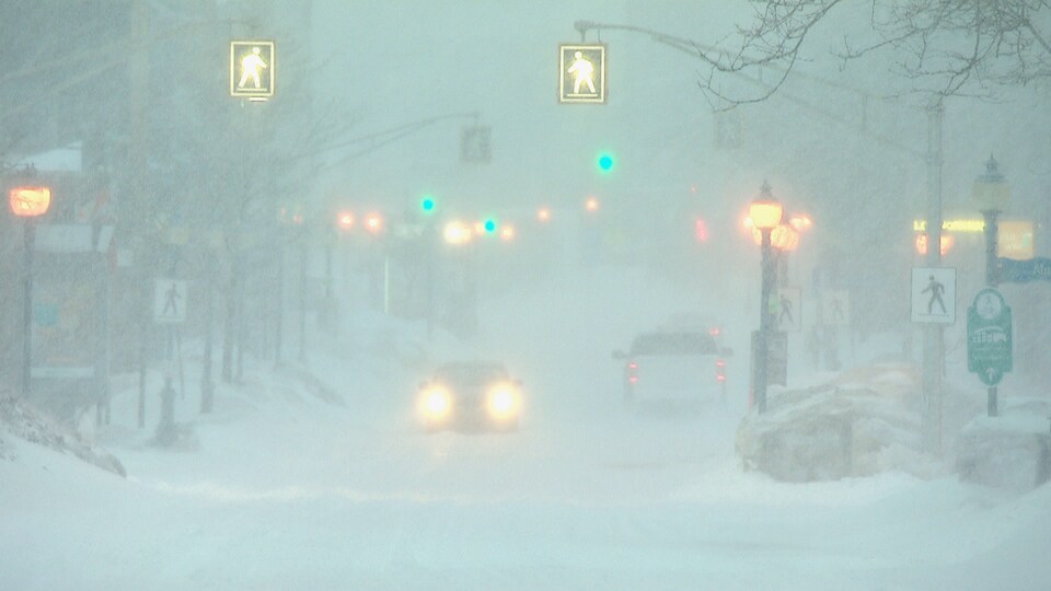Le centre-ville de Moncton sous la neige. 