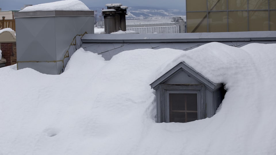 Accumulation de neige sur les toits comment assurer la sécurité?