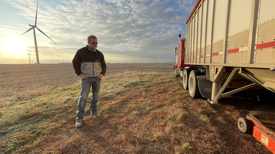 La collaboration entre agriculteurs et l'énergie éolienne donne de bons résultats selon le fermier Kelly Nieuwenhuis