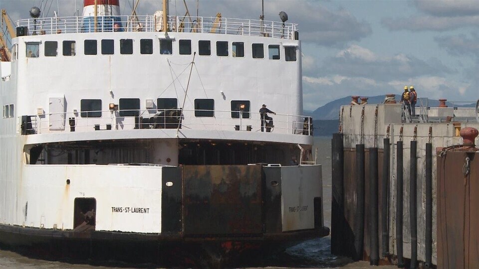 Le NM Trans-Saint-Laurent.