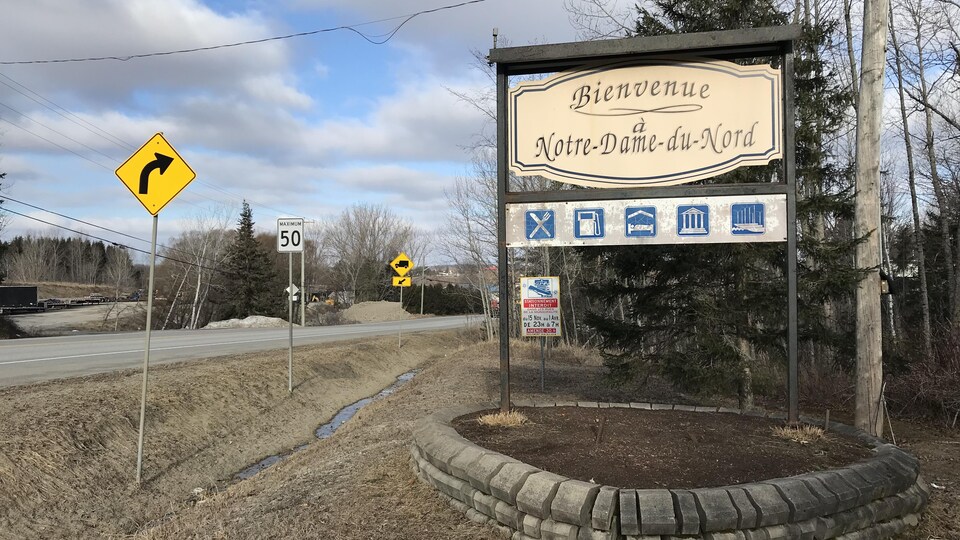 L'entrée de la municipalité de Notre-Dame-du-Nord au Témiscamingue.