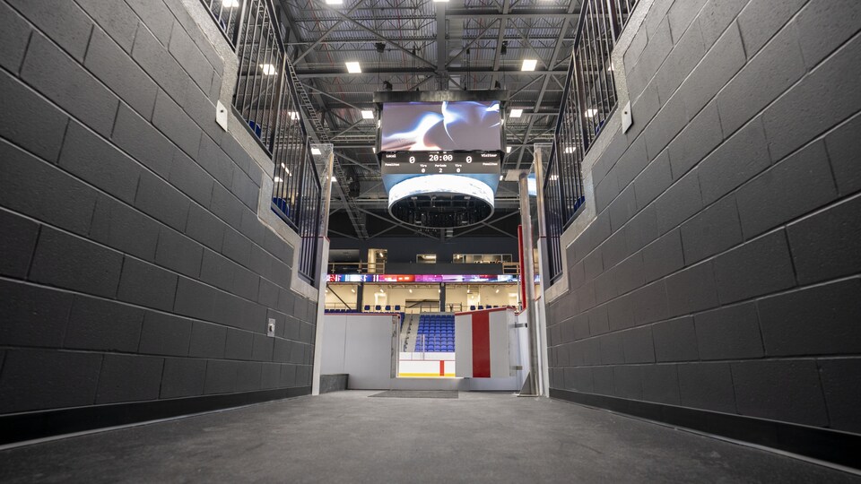 Le nouveau Colisée vu depuis un couloir qui mène à la patinoire.