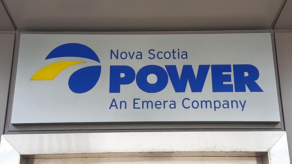 Enseigne de la compagnie d'électricité Nova Scotia Power, filiale du groupe Emera.