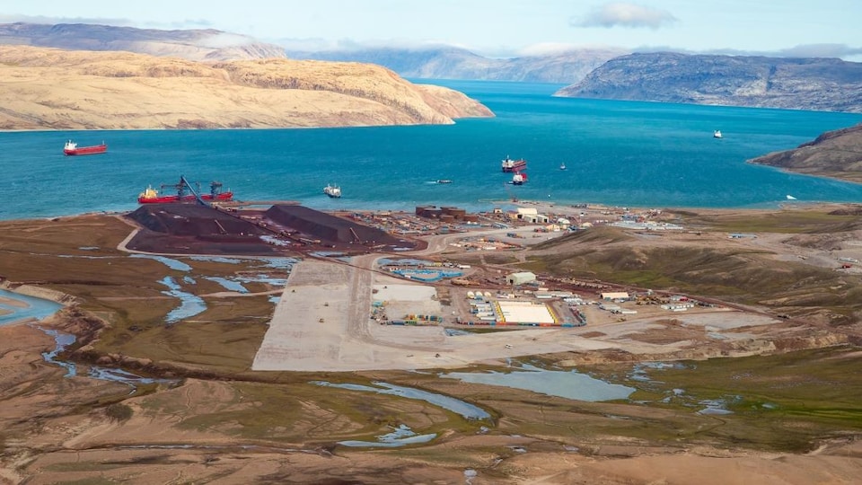Le port de Milne Inlet, au nord de la mine de fer Mary River, au Nunavut.