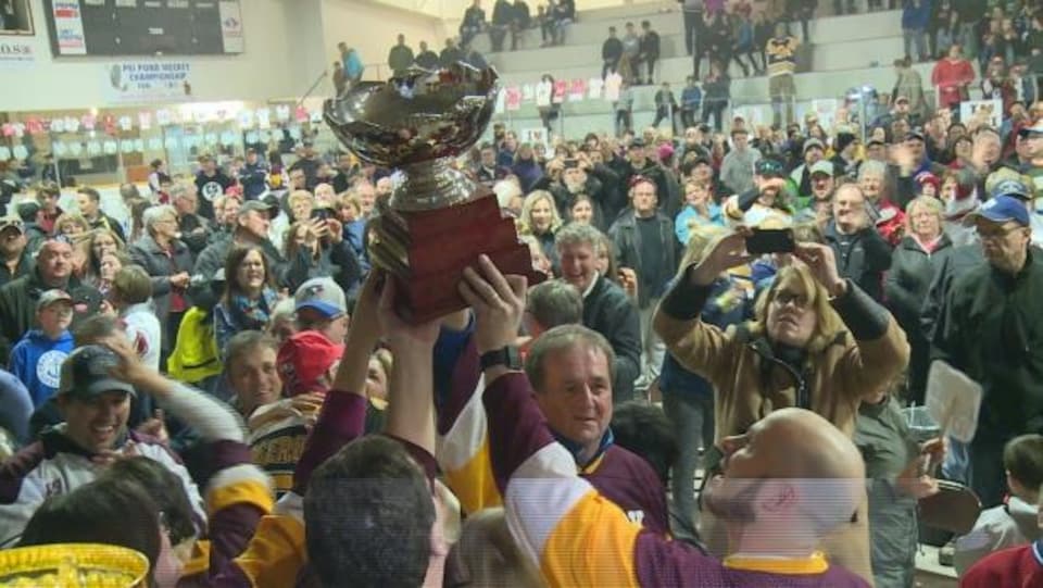La petite communauté de O'Leary à l'Île-du-Prince-Édouard a remporté le concours national Kraft Hockeyville.