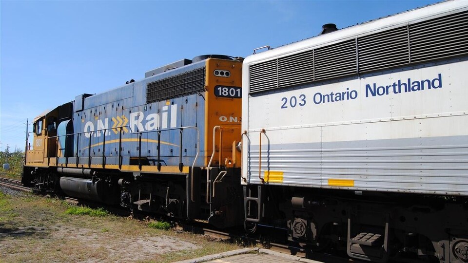 Un train du transporteur Ontario Northland.