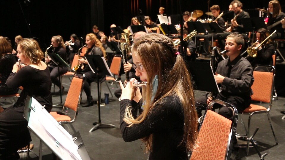 L'orchestre de l’École secondaire de Rivière-du-Loup est composé des élèves musiciens qui font partie du programme Arts-études.