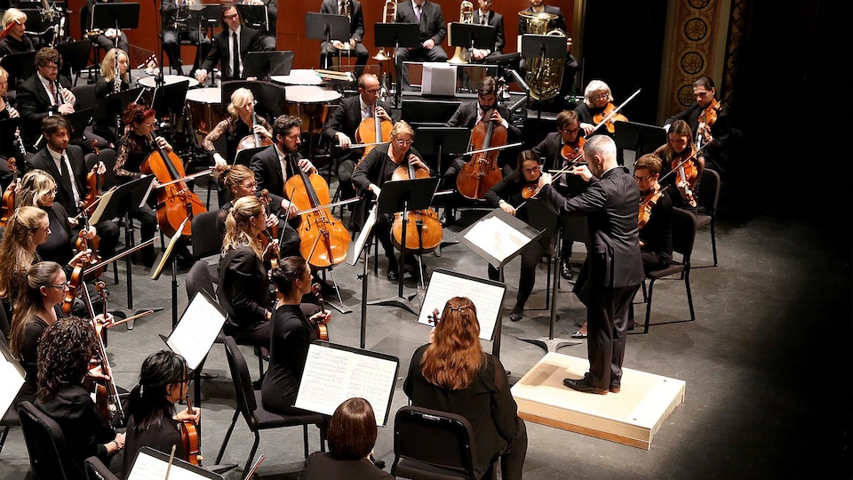 Les musiciens de l'OSTR en concert à la salle J.-Antonio-Thompson.