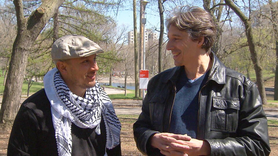 Samian et Jean-Michel Malouf dans un parc
