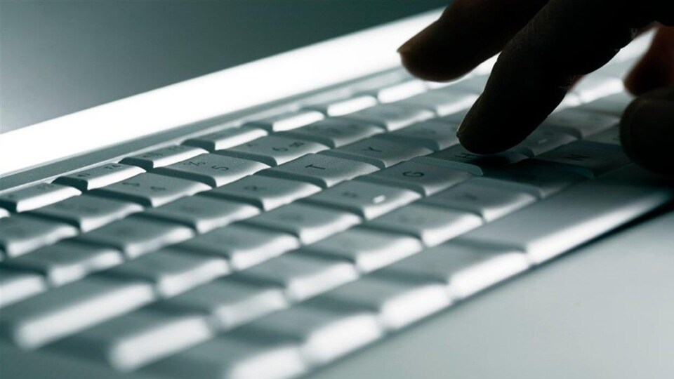 Un clavier d'ordinateur