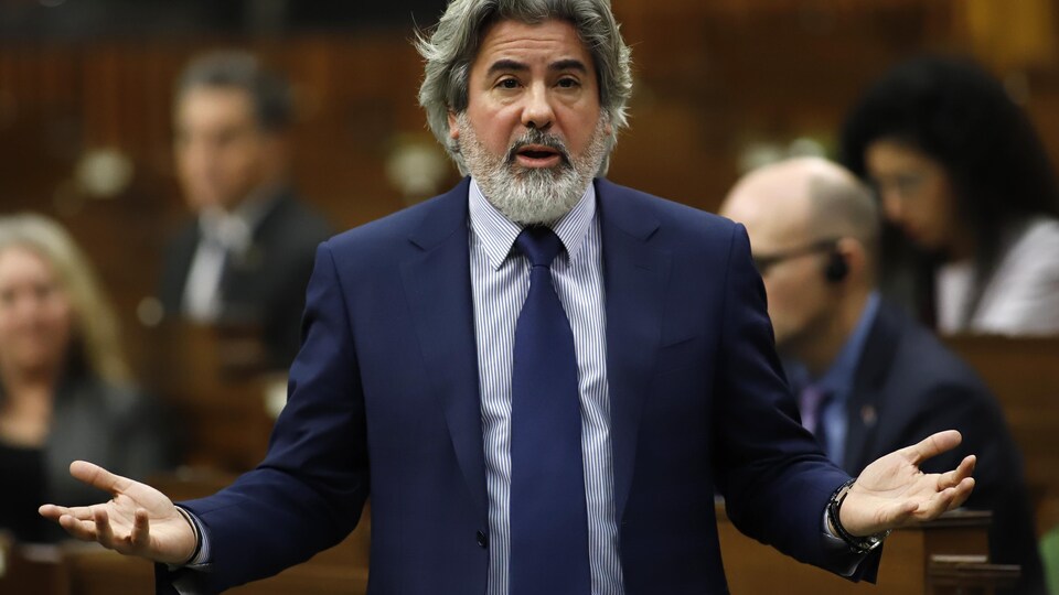 Pablo Rodriguez prend la parole à la Chambre des communes.