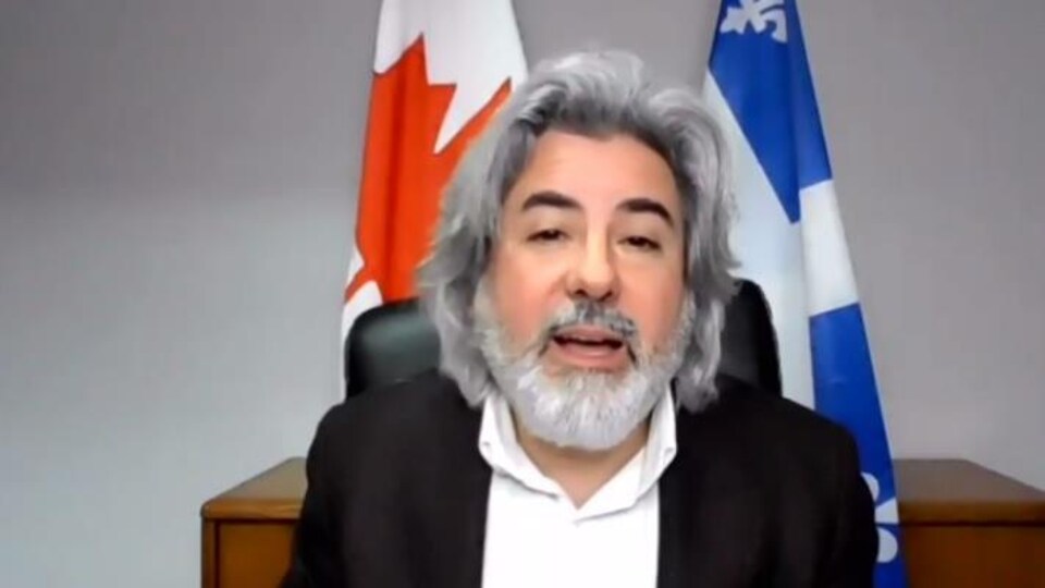 Le lieutenant du Québec à la Chambre des communes s'adresse aux journalistes en conférence de presse sur le web.