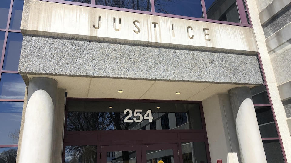 Bathurst Courthouse. Exterior image.