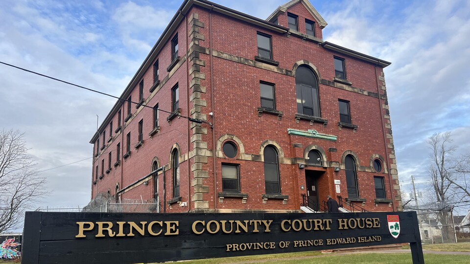 Le palais de justice du comté de Prince.