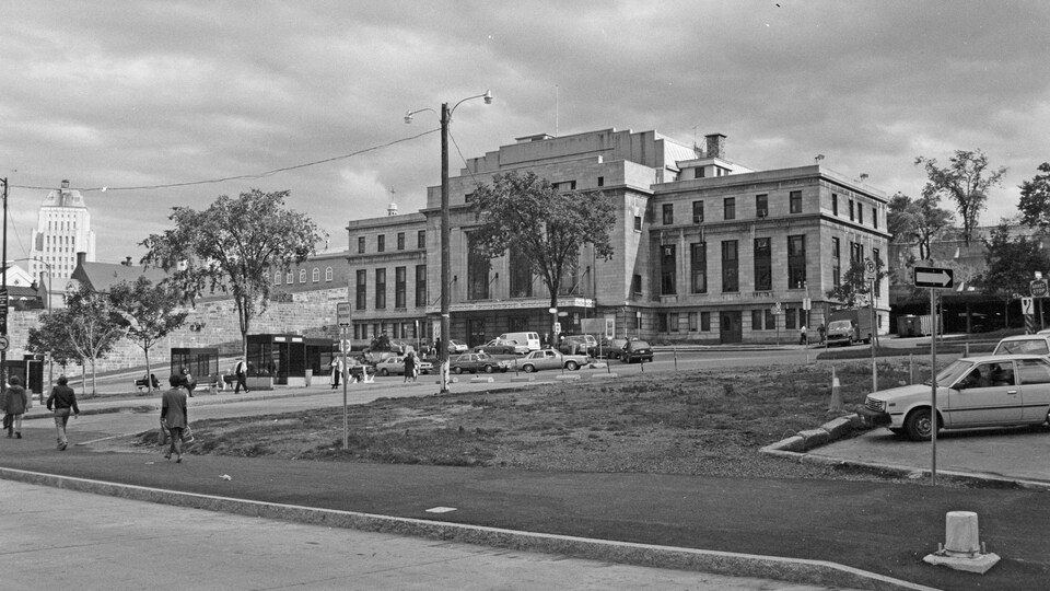 Le palais Montcalm et Place D'Youville dans les années 1970