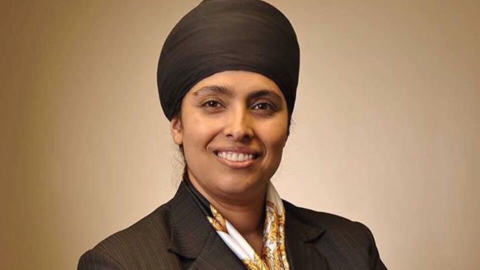 Palbinder Kaur Shergill, avocate à Surrey en Colombie-Britannique, est la première femme qui porte le turban à devenir juge au Canada.