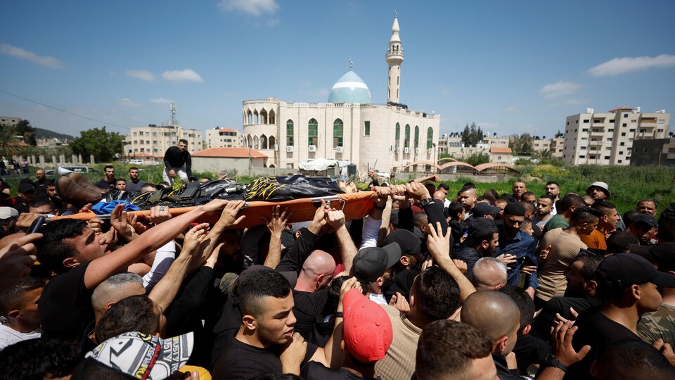 The Palestinians carried Ahmed al-Sadi's coffin.