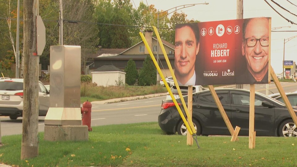 Une pancarte de Richard Hébert dans Lac-Saint-Jean.