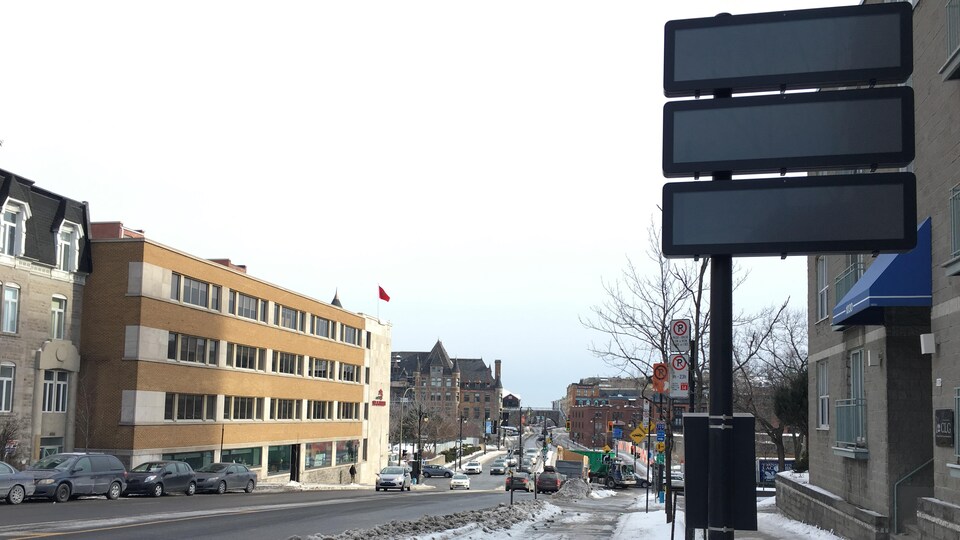 De nouveaux panneaux électroniques de stationnement installés par la Ville de Montréal