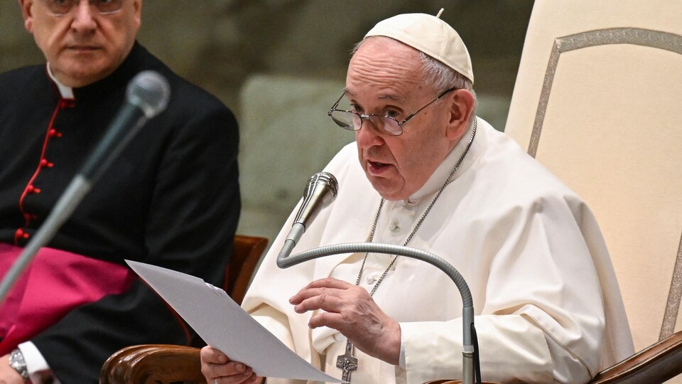 Le pape, en audience publique