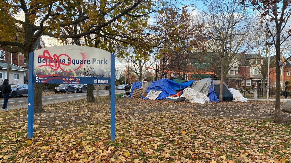 Un campement de sans-abri au parc Bellevue Square