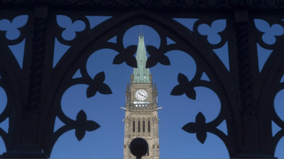 Le Directeur parlementaire du budget a publié une étude, jeudi matin, selon laquelle un peu plus de 4000 familles québécoises paieraient davantage d'impôts en vertu des modifications apportées par le ministre Morneau à sa réforme en décembre.
