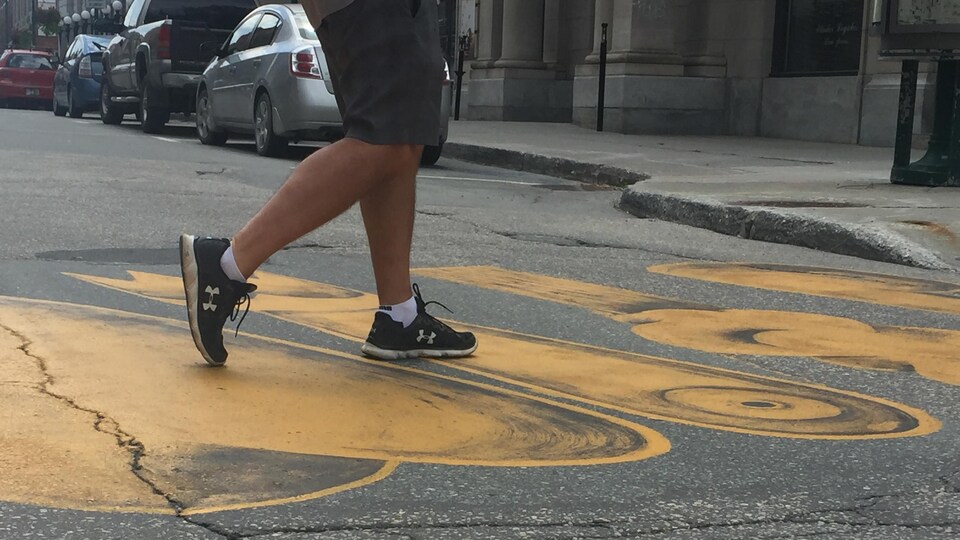 La traverse pour piétons stylisée située sur la rue Wellington Nord, à Sherbrooke.
