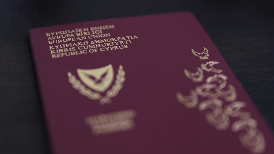 Un passeport chypriote.