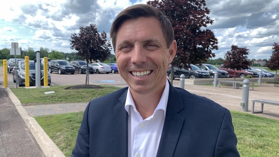 Le candidat à la chefferie du Parti conservateur du Canada, Patrick Brown, de passage à Moncton au Nouveau-Brunswick, le 5 juillet 2022.
