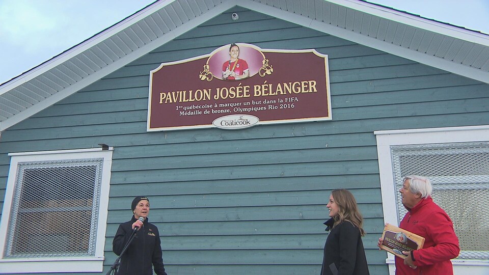 Le pavillon Josée Bélanger inauguré à Coaticook
