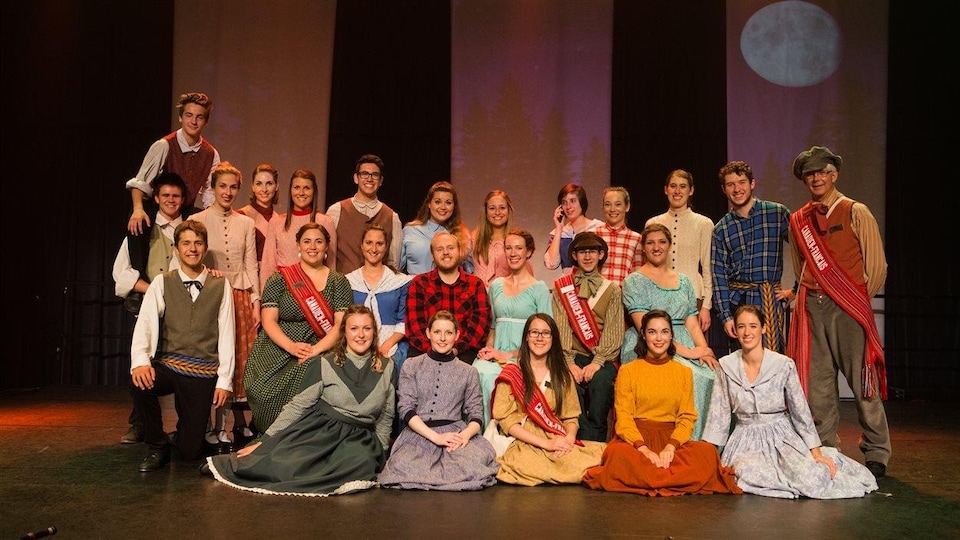 Des jeunes danseurs du pavillon canadien-français à Folklorama. 