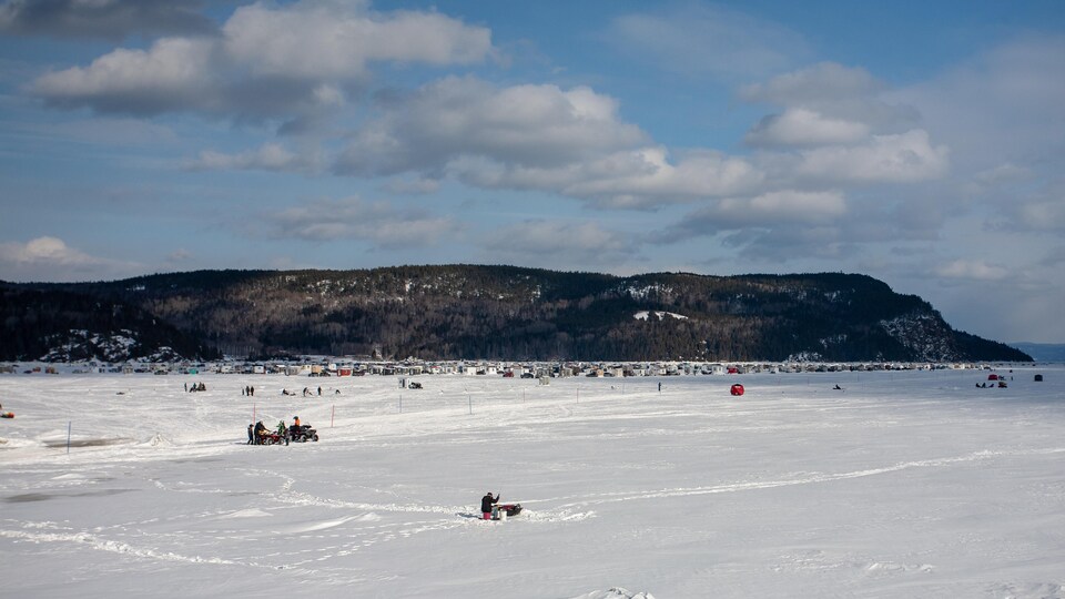 Le village de pêche blanche à l'Anse-à-Benjamin, à la Baie.