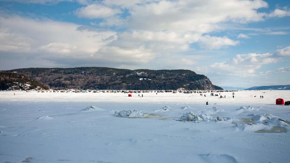 Le village de pêche blanche à l'Anse-à-Benjamin, à la Baie.