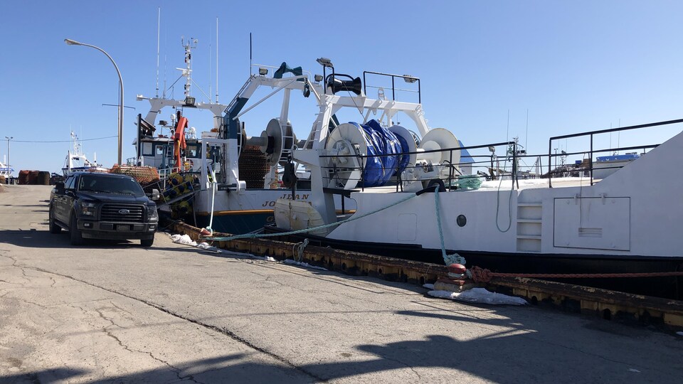 Inquiétude à SainteThérèsedeGaspé à l’approche de la saison de pêche au crabe RadioCanada.ca