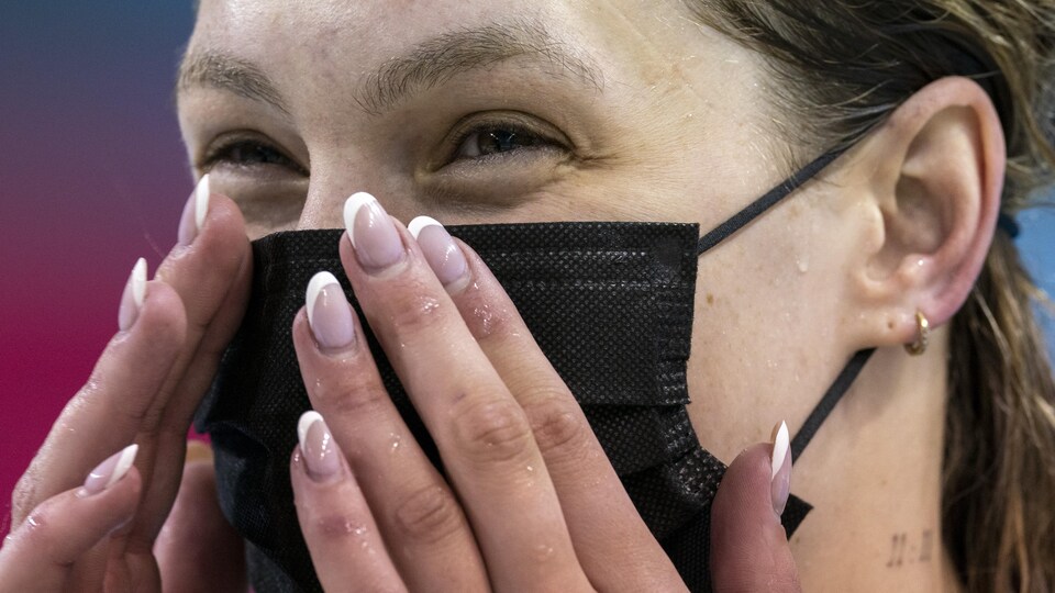 Penny Oleksiak est ravie de sa victoire au 100 m style libre aux essais canadiens, présentés à Toronto.