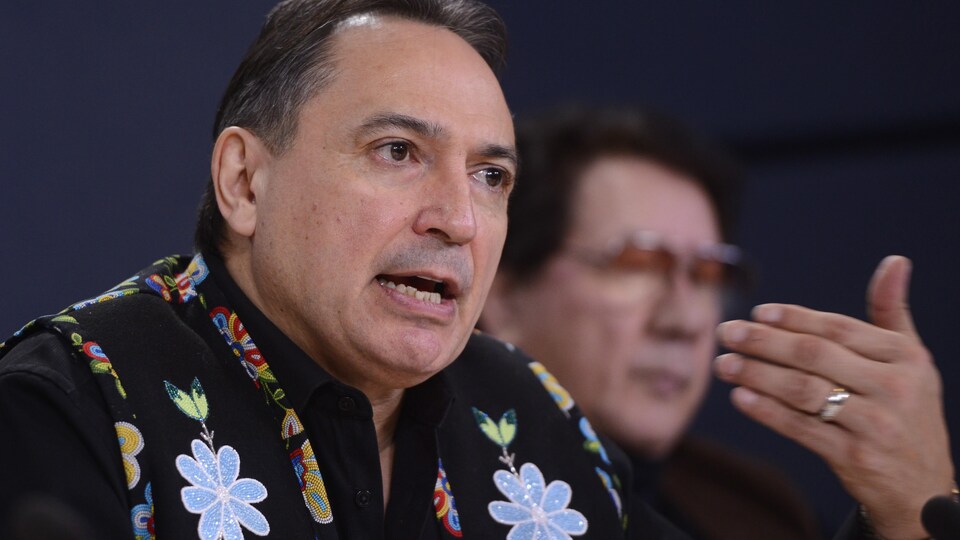 Perry Bellegarde en conférence de presse.