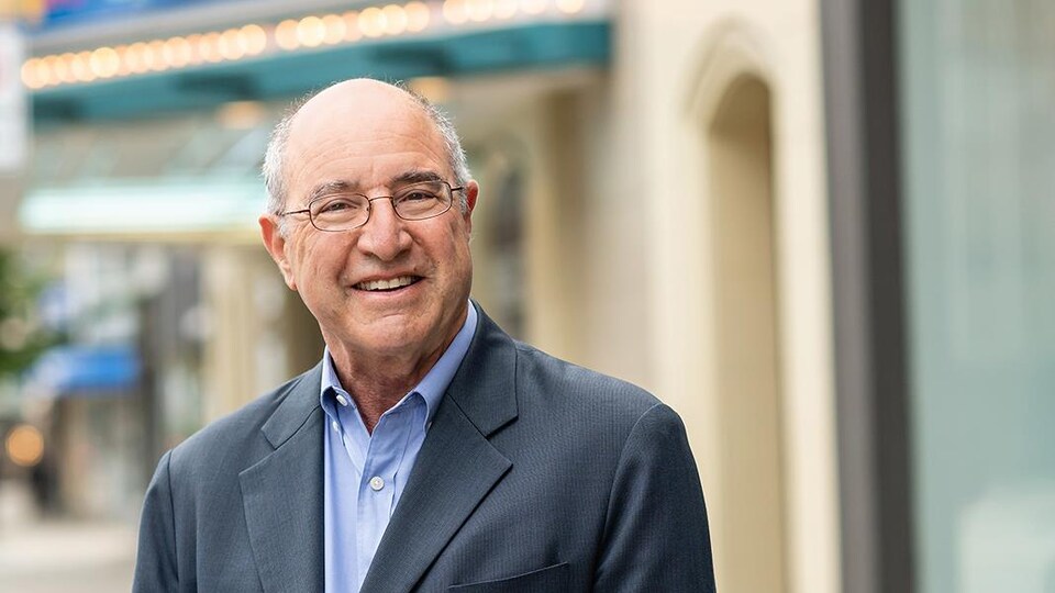 Peter Berman en plan rapproché.