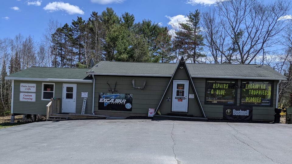 Façade du commerce Wood Wise Outfitters and Choice Awards.