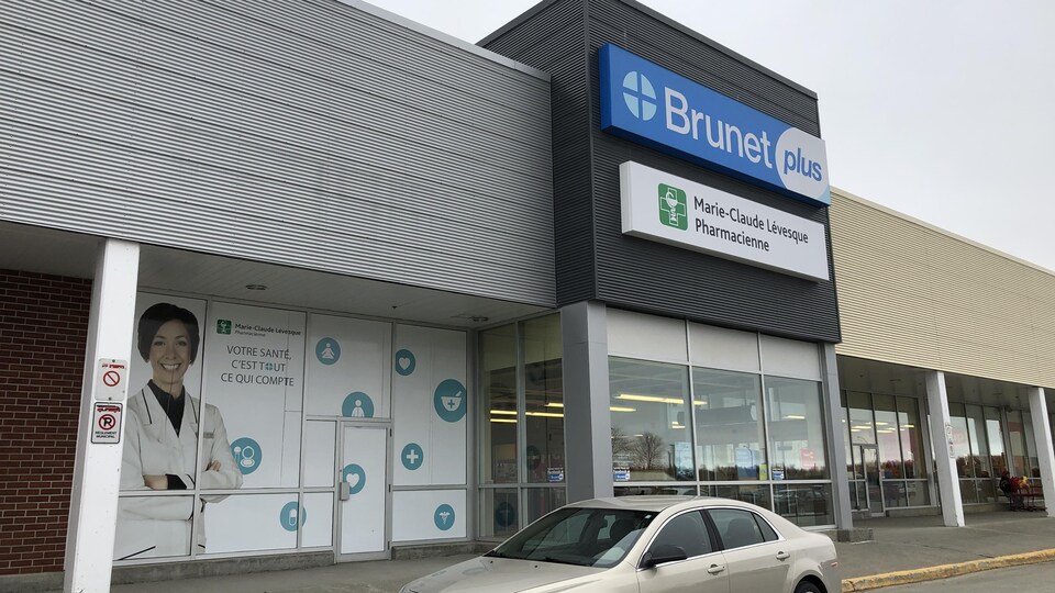 La façade de la pharmacie Brunet de Rouyn-Noranda.