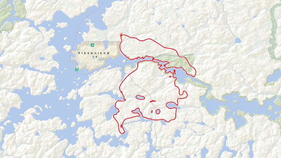 Une carte indique le périmètre du feu Red Lake 14. 