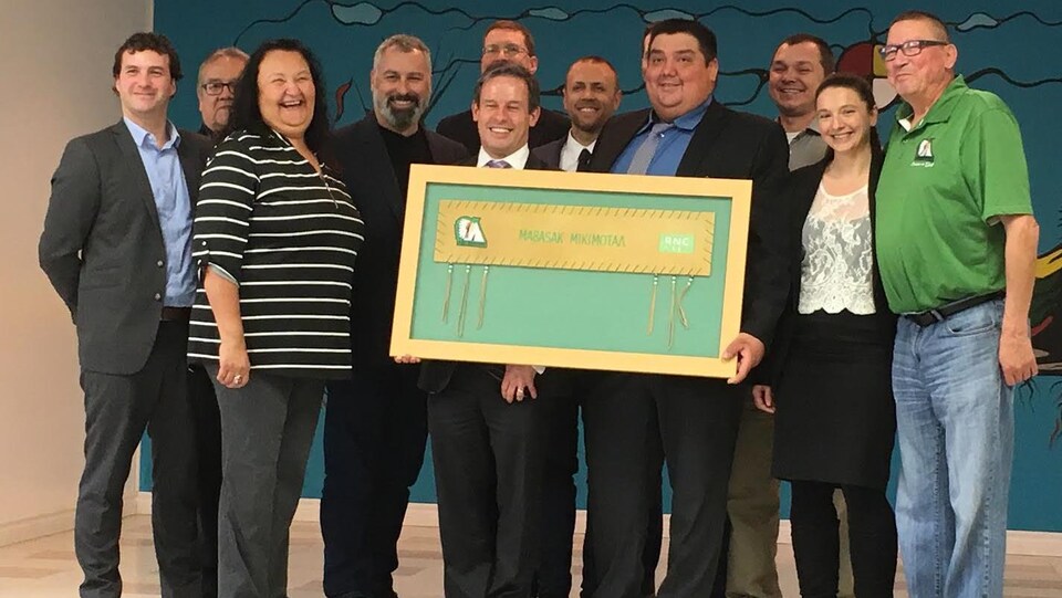 La Première Nation Abitibiwinni signe une entente avec la minière RNC Minerals pour son projet de mine de nickel à ciel ouvert, à Launay.