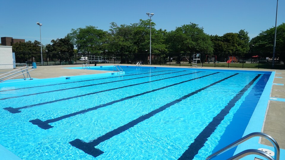 Une piscine publique