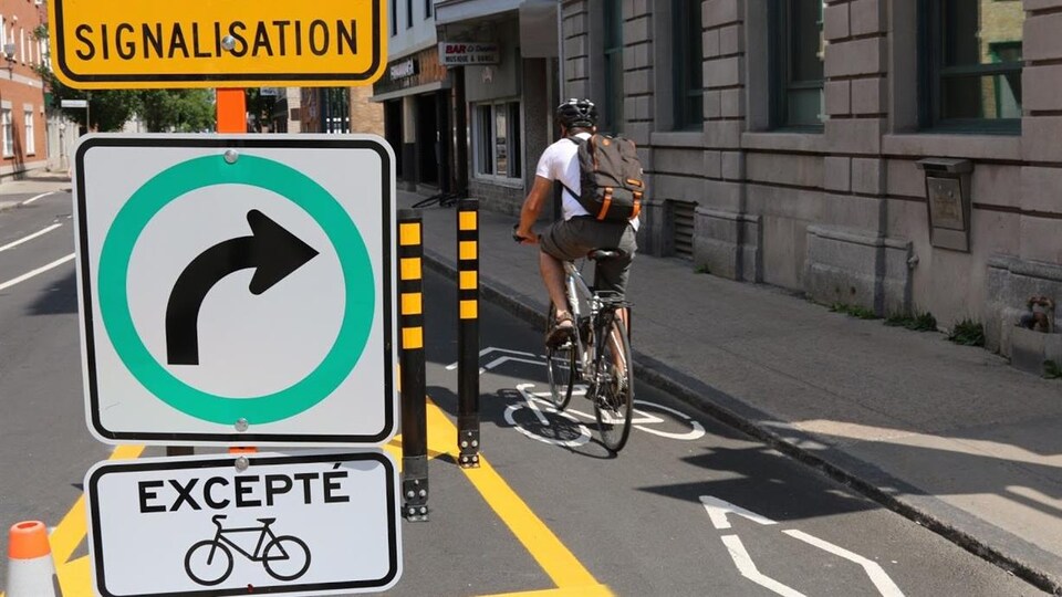 Le nombre de cyclistes qui empruntent la rue du Pont, dans le quartier Saint-Roch, à Québec, a quadruplé entre 2014 et 2016.