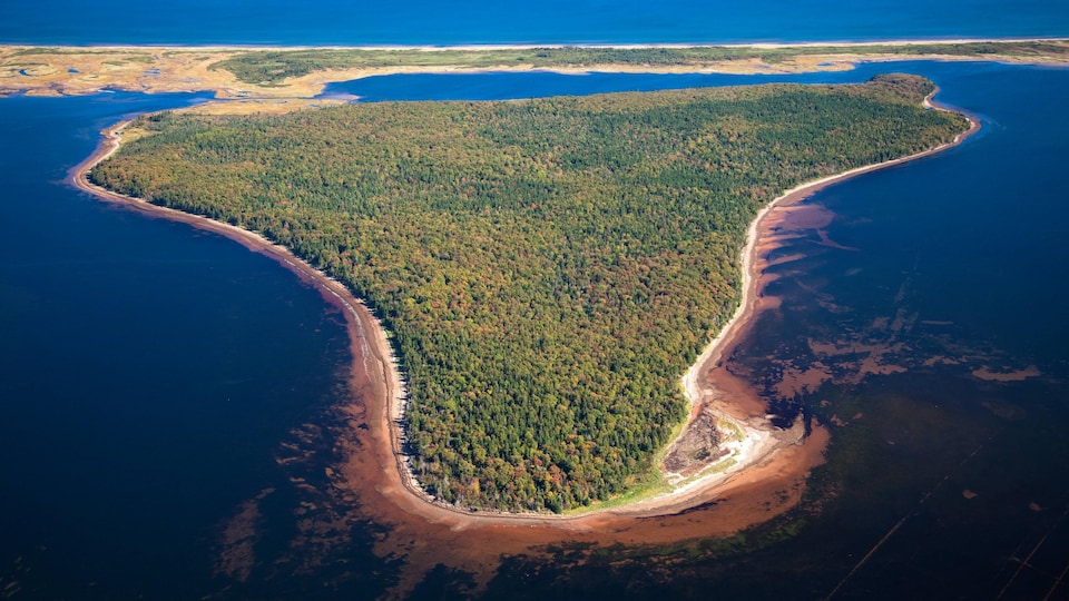 Photo aérienne de l'archipel.