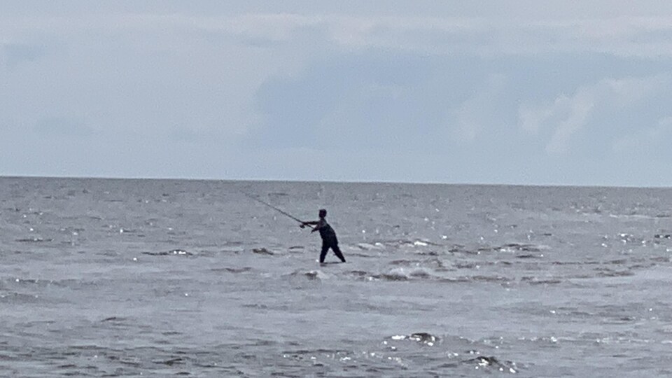 Des résidents de RivièreduPortage à la rescousse de leur plage