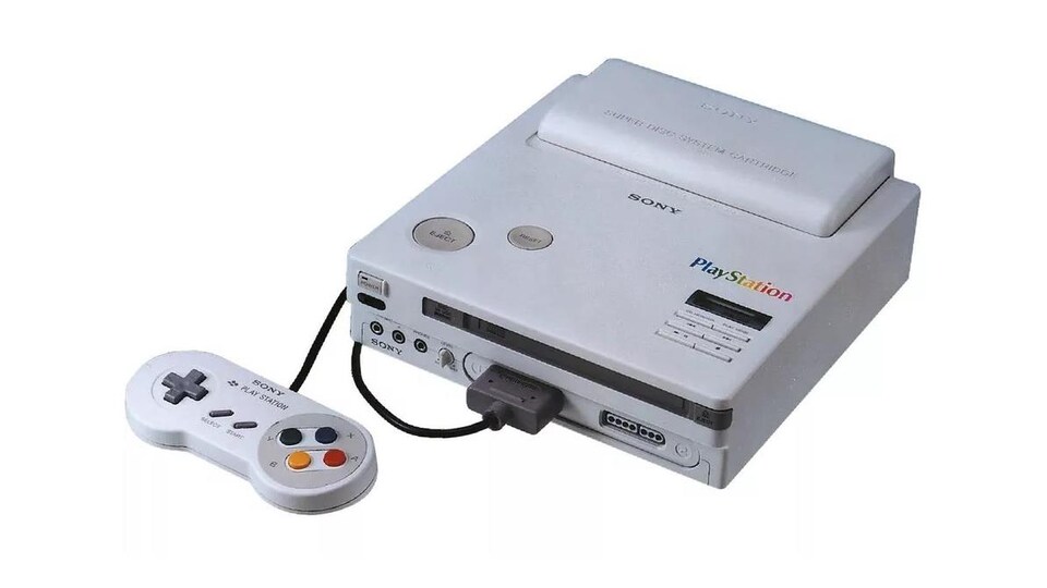 Une console Play Station, qui ressemble grossièrement à une Super Nintendo.