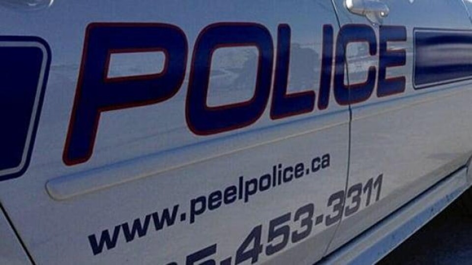 Un véhicule de la police de Peel.