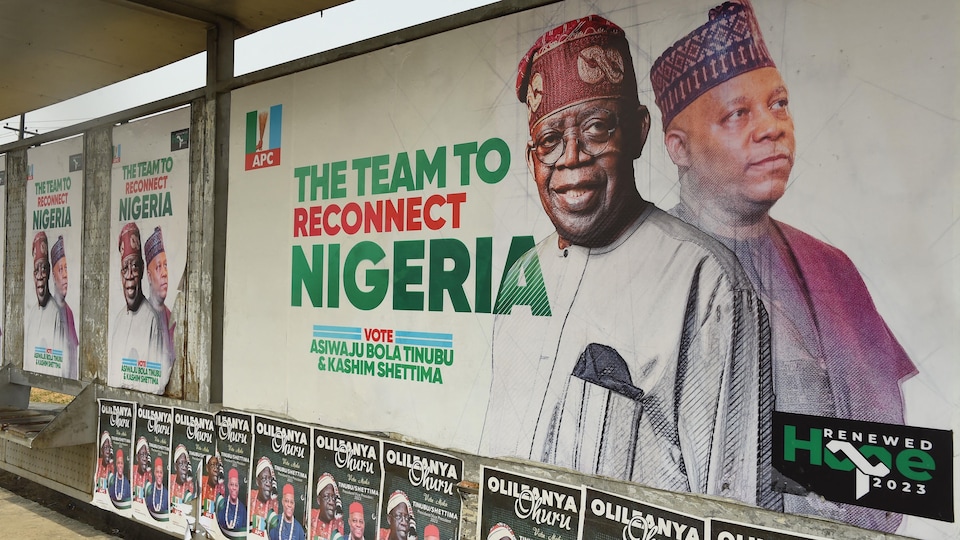 Des affiches de l'APC