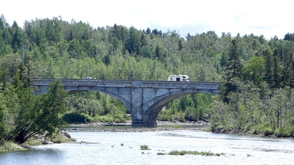 Le pont Bergeron enjambe la rivière Mitis
