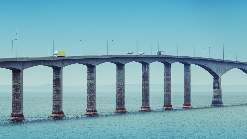 Vue panoramique du pont de la Confédération.